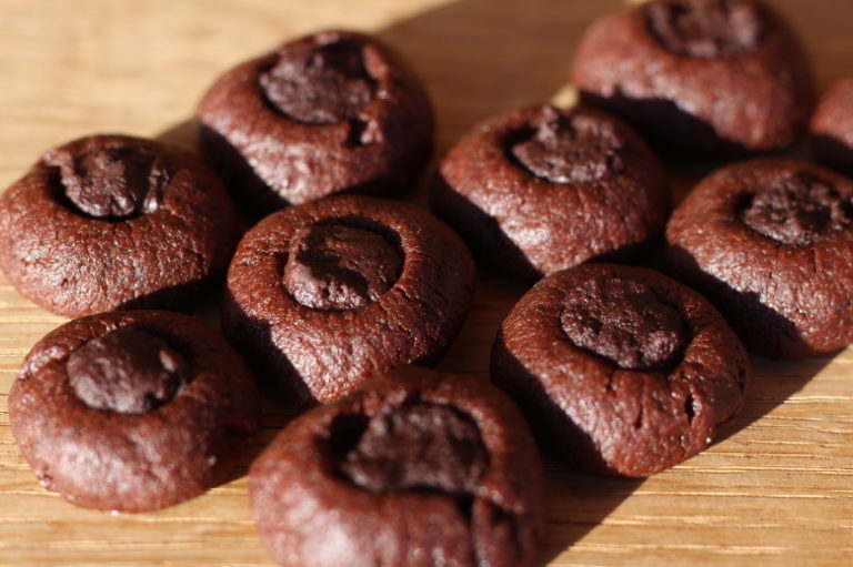 Schoko-Kardamom-Husarenkrapferl mit Schokoganache - Ofenkino